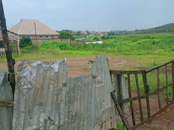 4 Plots of Strategic Commercial Land for Sale 14 4 Plots of Strategic Commercial Land for Sale