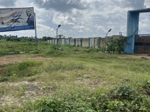 300 square Metre land along ondo road 22 300 square Metre land along ondo road