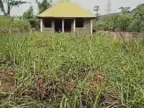 Plot of land with 3 uncompleted mini flats